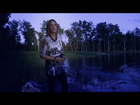 True Blue Moon - Lynne Hanson