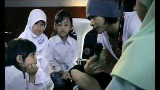 Download lagu GIGI - Cintailah Mereka [ Video] mp3