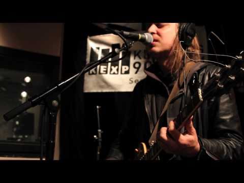 The Greenhornes - Underestimator (Live on KEXP)