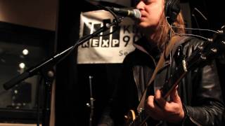 The Greenhornes - Underestimator (Live on KEXP)