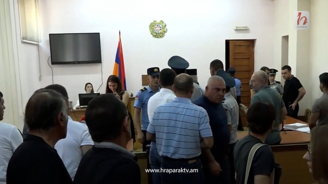 Ձեռս մի քաշի, քեզ պարկեշտ պահի. լարված իրավիճակ՝ դատարանում