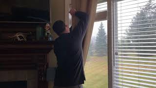 How to fix a stuck window blind
