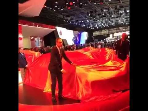 Ferrari en el Salón de París 2016