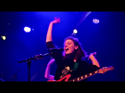 Porridge Radio - 7 Seconds - Live at Columbia Theater, Berlin, Dec. 10, 2024