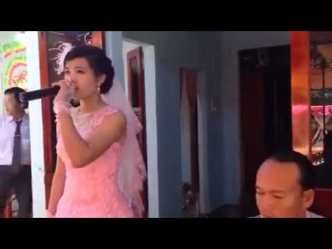 Đã phát hiện đối thủ cạnh tranh của ca sĩ Lệ Rơi :))