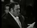 Luciano Pavarotti sings "Ingemisco"