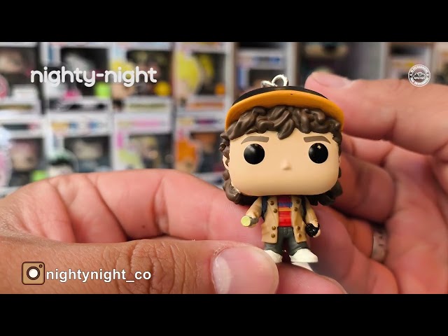 Vídeo relacionado con Funko POP! Keychain: Stranger Things Season 5 - Dustin Henderson - Minifigura de Vinilo Coleccionable Llavero Original - Relleno de Calcetines - Idea de Regalo - Mercancia Oficial