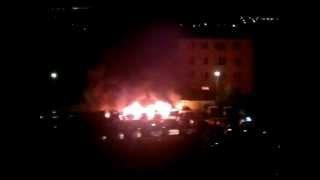 preview picture of video 'Пожар на автостоянке г. Артёма сгорело 6 автомашин.'