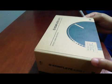 Unboxing KOMPLETE AUDIO 1