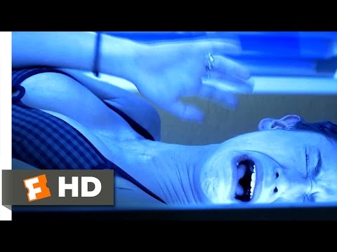 I Still Know What You Did Last Summer (1998) - Tanning Bed Terror Scene (5/10) | Movieclips