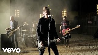 Rise Against - Savior (Performance Version)