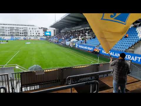 FK Haugesund - FK Jerv 3-1 spillerne kommer på banen på Haugesund Sparebank Arena 07.08.2022