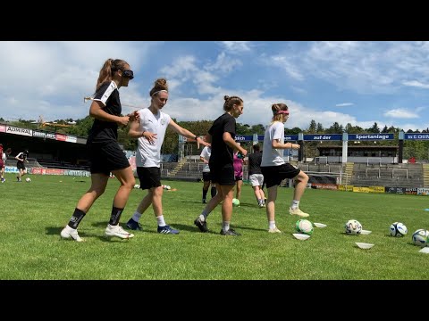 Wiener Sport-Club Frauen - Suchs Balli mit verbundenen Augen