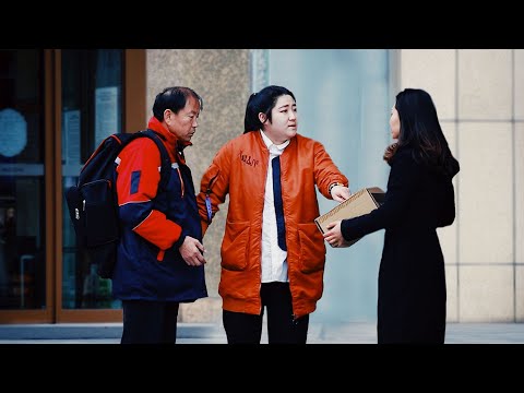 當年老的快遞員因快件延誤遭辱罵…