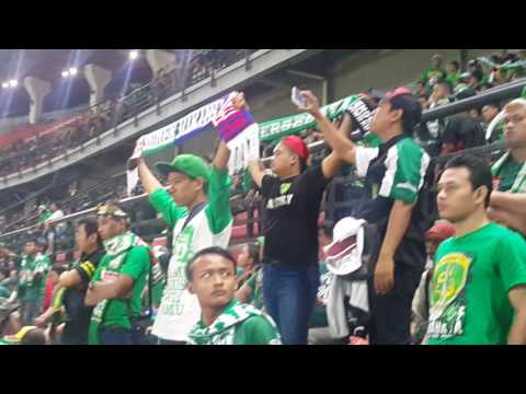 Bonek menyanyikan lagu "Sampai Jumpa" (Untuk 3 BONEK yg Meninggal)