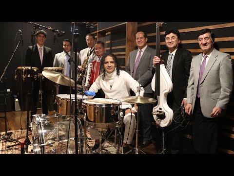 Borrachito  Los Locos del Ritmo feat  Manolo