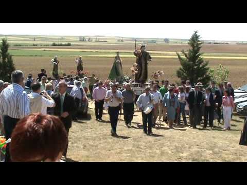 Entrada en la ermita 2 de Junio 2009(Mazuecos de Valdeginate)