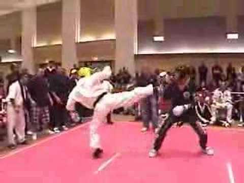 WKF-  Raymond Mendoza vs Raymond Daniels ( BEST KARATE GUY IN THE WORLD ) Before his MMA  Career.
