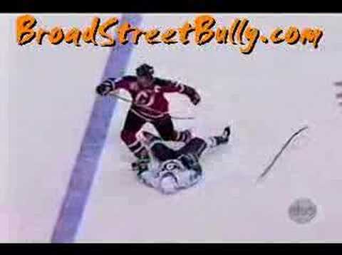 NHL-Hits Stevens on Kariya