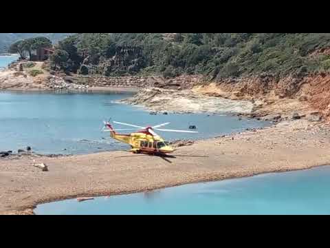 Elisoccorso Pegaso alla spiaggia di Terranera per un ciclista ferito