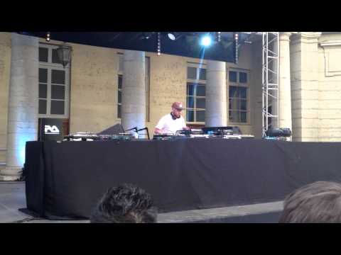 Julio Bashmore - Alan Braxe & Fred Falke - Intro @ NS 2012