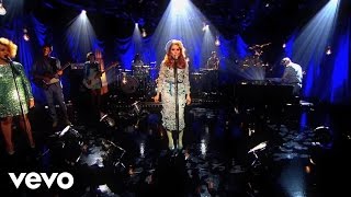 Paloma Faith - Picking Up The Pieces (T4 Performance) (VEVO LIFT)