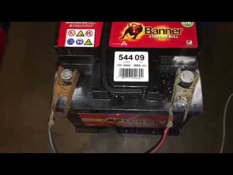 Car battery charging Maintenance-free starter battery charging Car battery Renault Twingo 2 Instr...