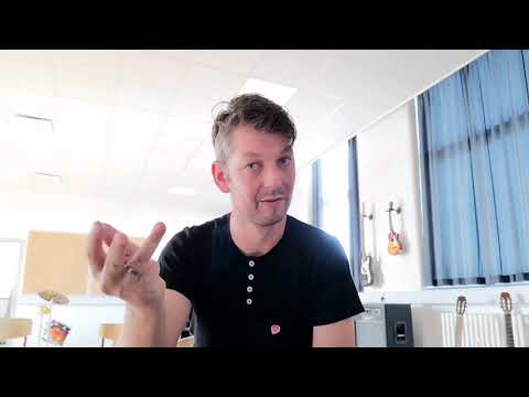 Klappe med underbukser