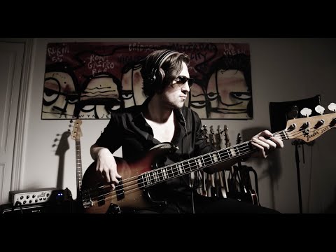 Mart - Mark Ronson - Uptown Funk ft. Bruno Mars (Bass Cover)