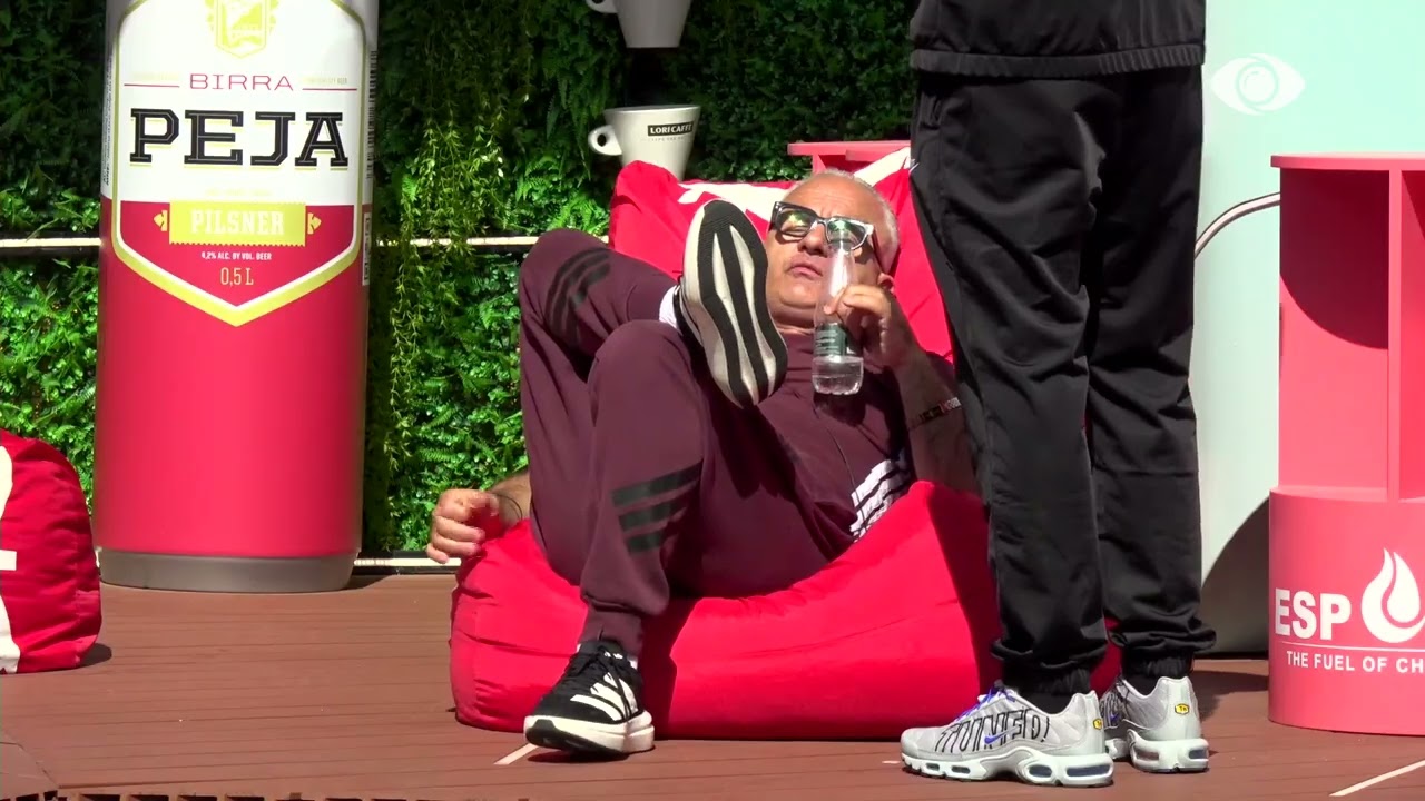 Je një servil i degjeneruar/ Mateo debaton me Artanin, banori këndon: Do ju degjeneroj…