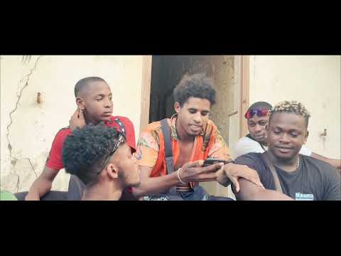 Akiio - Story 👩‍❤️‍💋‍👨 Feat. Naeif (Clip Officiel)