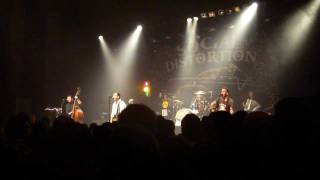 Social Distortion - Let the Juke Box Keep on Playing (Carl Perkins)