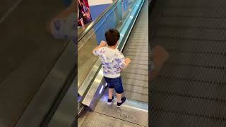 Download lagu DJ Dance On Escalator 🤣🥰 DJ Muratti - Triangle Violin Classic mp3