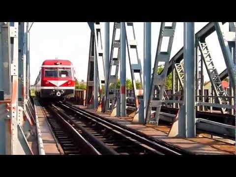 VT614 saluta si trece zgomotos peste Crisul Repede - Oradea (14 07 2012)