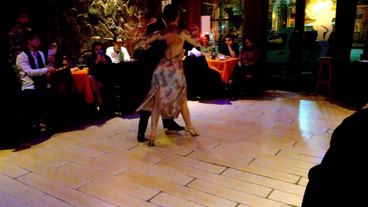 Alejandro Ferreyra y Alejandra Grosso bailan "Pocas Palabras" en la Fundación Tango Argentino!