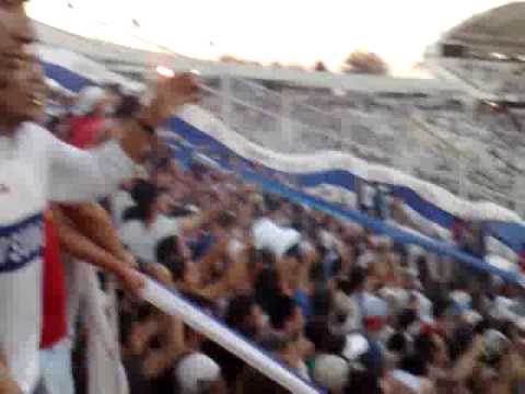 "El indio no lo puede creer" Barra: Los Cruzados &bull; Club: Universidad Católica