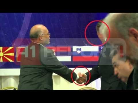 Berisha "inat" me Arvizunë distancon dhe karrigen