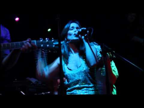 Fairy Tale of New York - Damien Dempsey and Sharon Corr in Monroes Live 16/12/'10