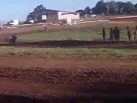 Categoria 150 cc 3ª Etapa Copa Zemacc, S. M. da Serra. Priscila 281 largando junto.