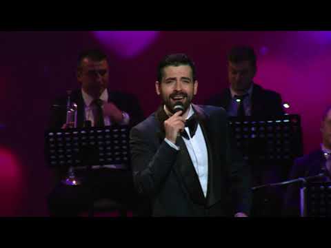 Pavle Kamiloski & Aleksandar Tarabunov - L.O.V.E (Live Cover)