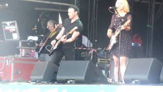 The Joy Formidable &quot;Cradle&quot;  Live Glastonbury 2010