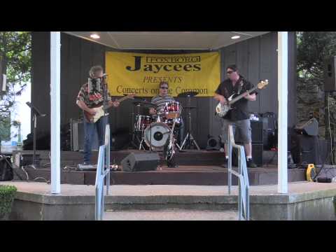 Foxboro Jaycees Concert on the Common 2015: Black & White