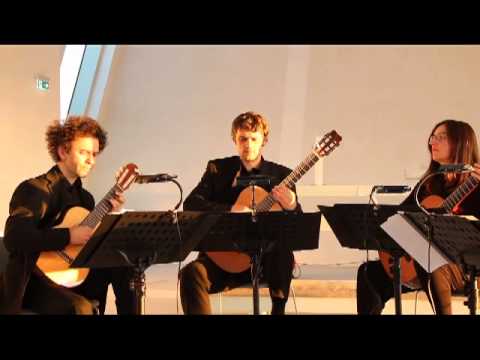J S Bach - Fugue B minor BWV 579 - Zagreb Guitar Quartet