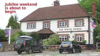 preview picture of video 'The White Horse, Hascombe'