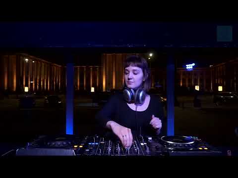 The Blue Oyster: Smoozy / 11.01 / 18 - 19