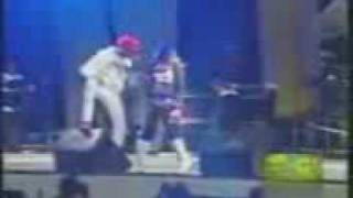 STING 2008 SPICE FEAT VYBZ KARTEL ROMPING SHOP LIVE !