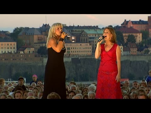 Josefin Nilsson och Helen Sjöholm - Jag vet vad han vill
