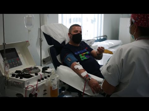 Coronavirus, il donatore di plasma per curare gli altri: "Così cancello il mio dolore e la paura"