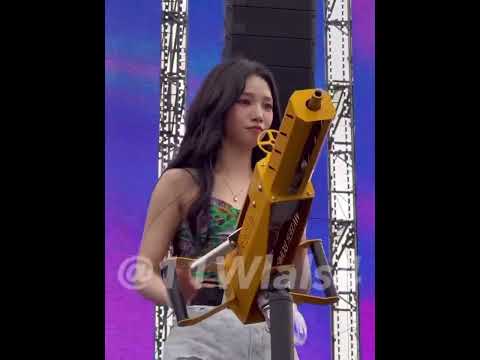 karina getting mad the water gun stopped working she’s so cute 🥹