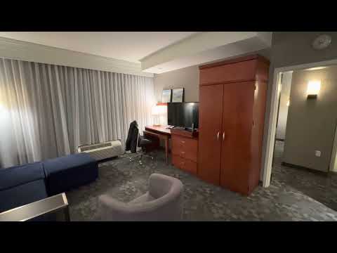 Courtyard by Marriott Irvine John Wayne Airport/Orange County - One King Bedroom Suite